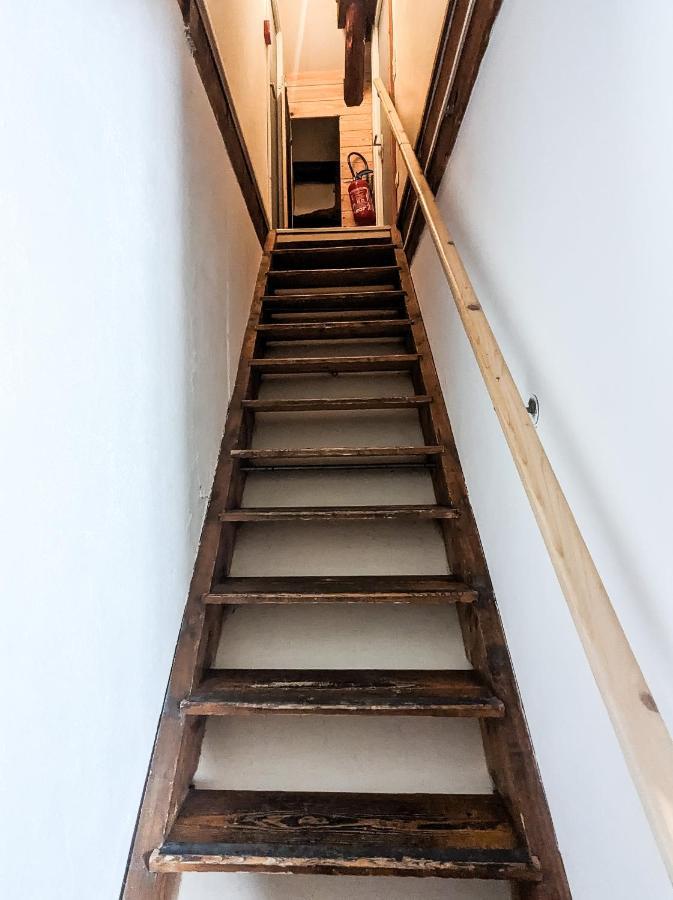 Hotel Les Repaires Nans-sous-Sainte-Anne Zewnętrze zdjęcie